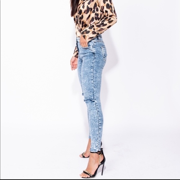 Parisian Snow Child Acid Wash Slit Knee High Waist Skinny Jeans 2 NWT - Picture 3 of 5